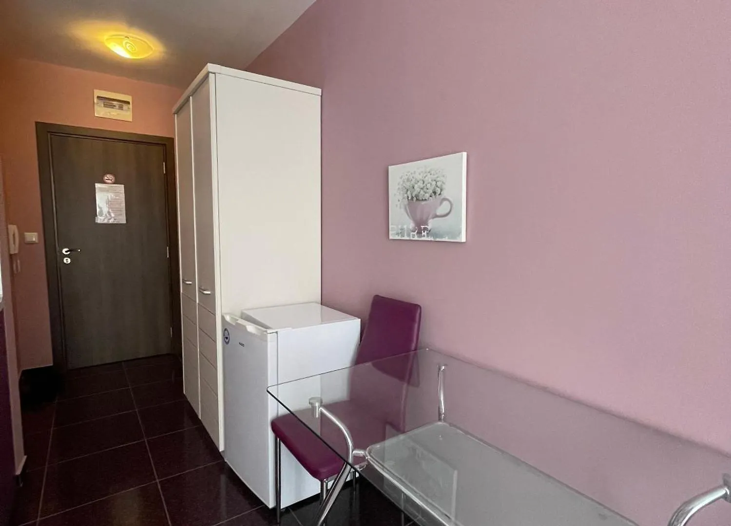 Admiral Plaza Colorful Apartments 阳光海滩